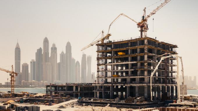 Birleşik Arap Emirlikleri bir gökdelen inşa süreci
