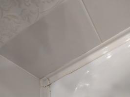 Yerine karo banyo duvarlarında Linolyum: bütçe ve hızlı dikiş olmadan bitirerek kalıp