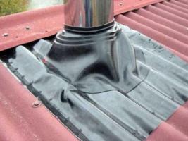 Boru ve çatı arasındaki aralık: kelepçelenmiş sızdırmazlık yöntemleri dairesel ve dikdörtgen boru